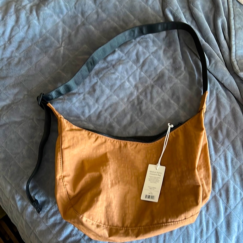 BAGGU Medium Nylon Crescent Bag in Pinto